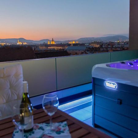 Centropolitan Penthouse #Jacuzzi #Freeparking Apartment Budapest Bagian luar foto