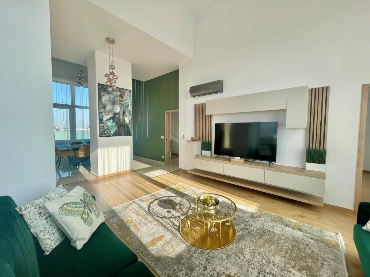 Centropolitan Penthouse #Jacuzzi #Freeparking Apartment Budapest Bagian luar foto