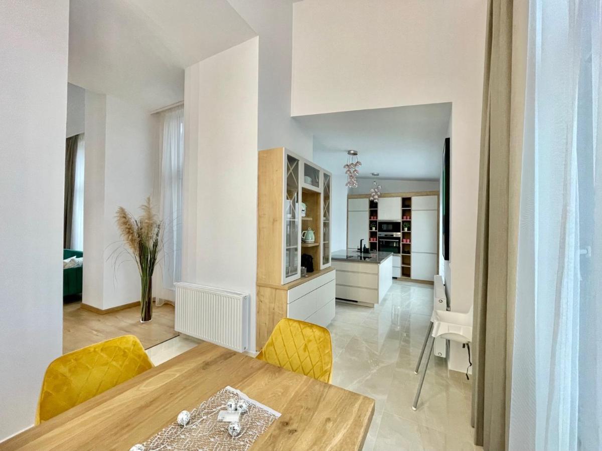 Centropolitan Penthouse #Jacuzzi #Freeparking Apartment Budapest Bagian luar foto
