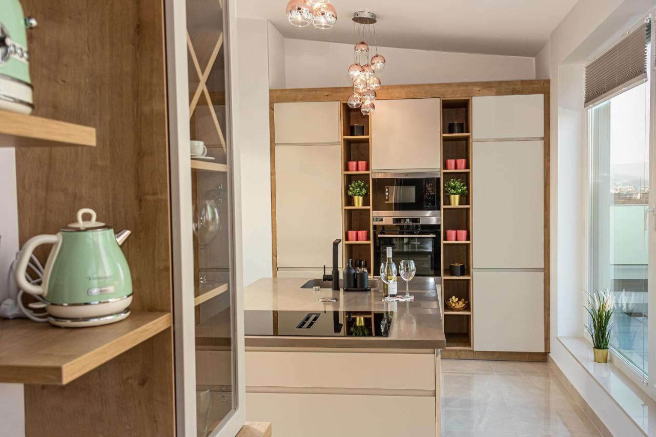 Centropolitan Penthouse #Jacuzzi #Freeparking Apartment Budapest Bagian luar foto