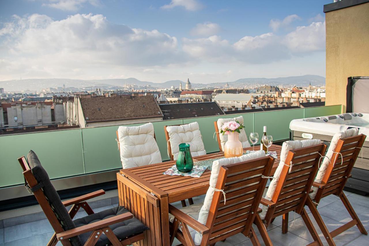 Centropolitan Penthouse #Jacuzzi #Freeparking Apartment Budapest Bagian luar foto