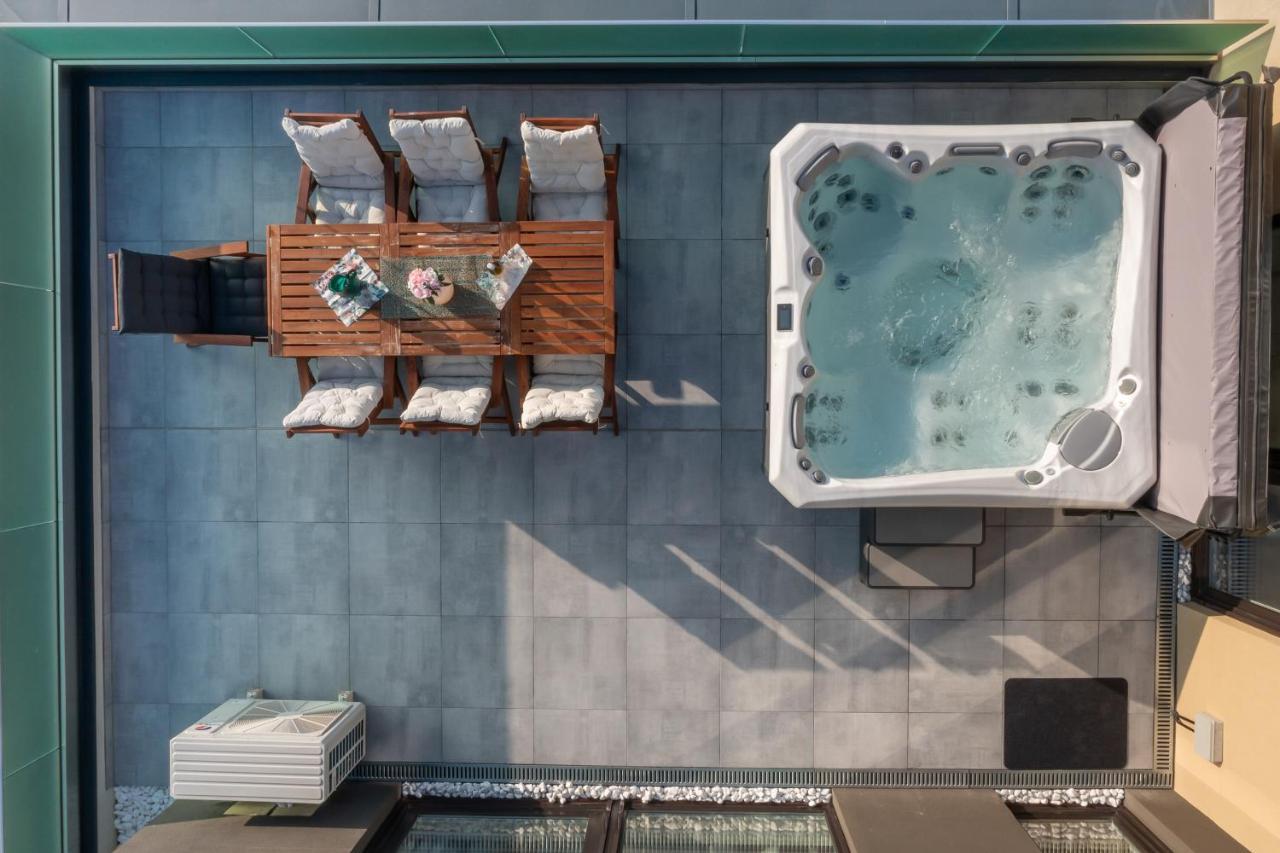 Centropolitan Penthouse #Jacuzzi #Freeparking Apartment Budapest Bagian luar foto