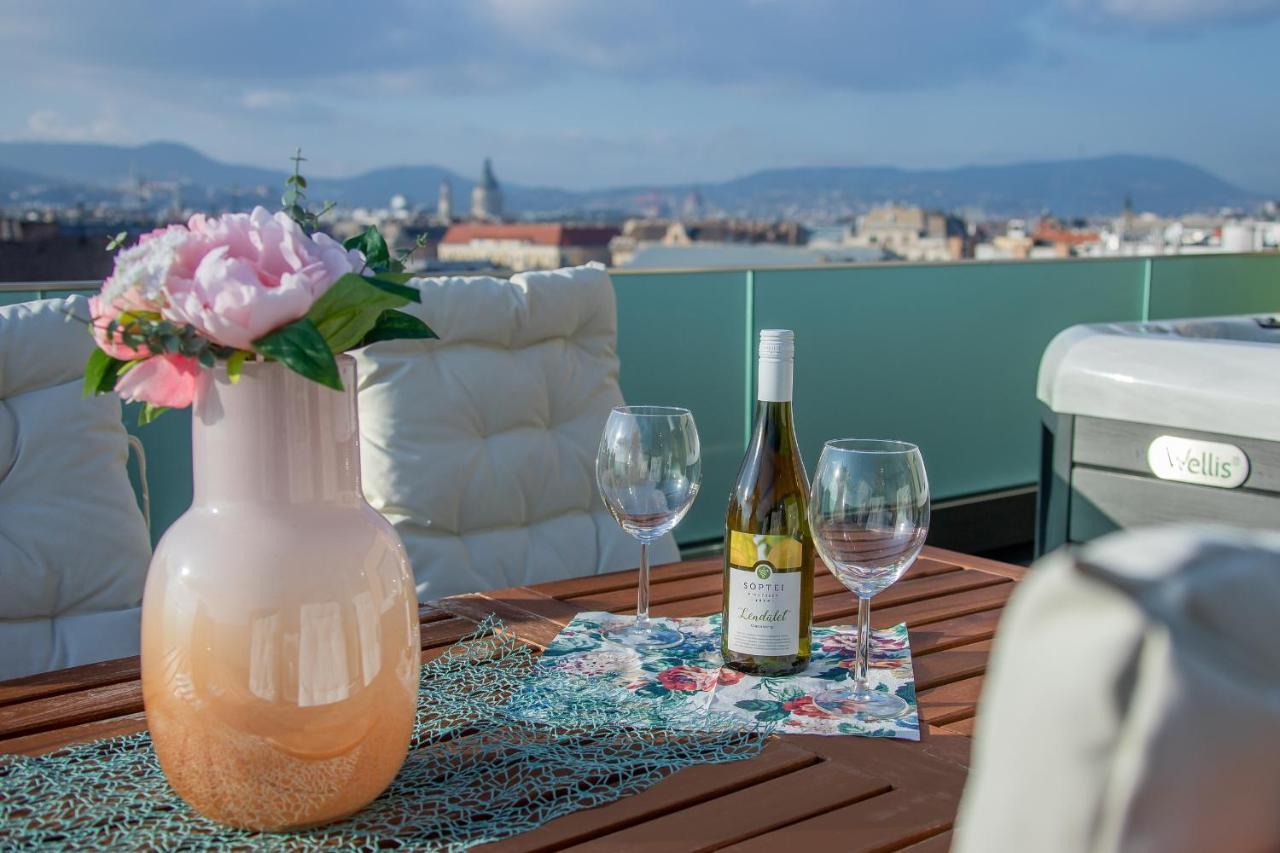 Centropolitan Penthouse #Jacuzzi #Freeparking Apartment Budapest Bagian luar foto